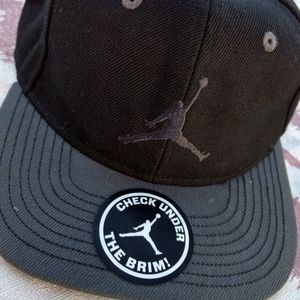 🏀 4/$28 Black Jordan Snapback 🏀